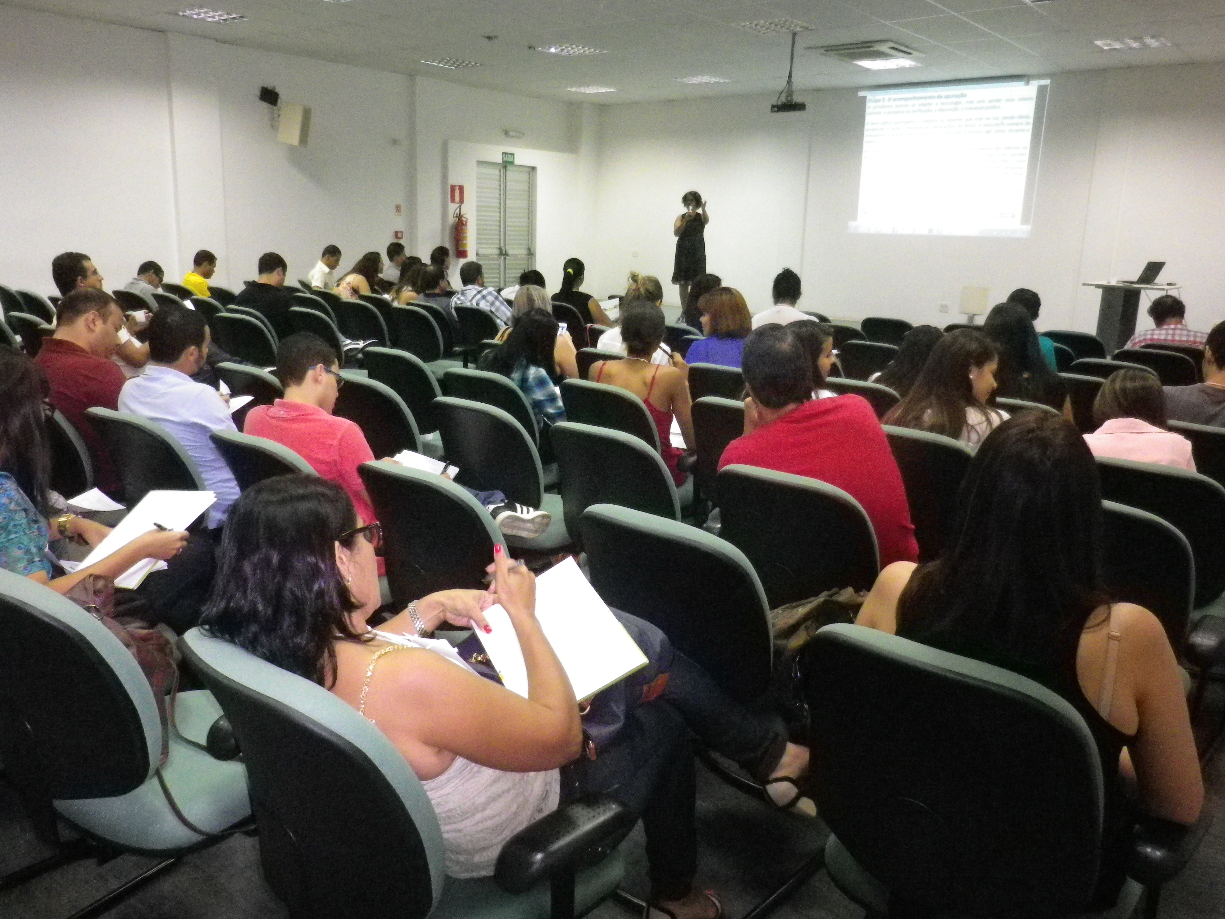 Jornalistas participam do programa Qualificar, em Governador Valadares