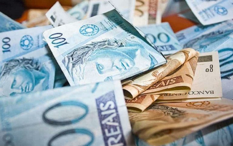 Salário mínimo deveria ser de R$ 4.400, segundo cálculo do Dieese